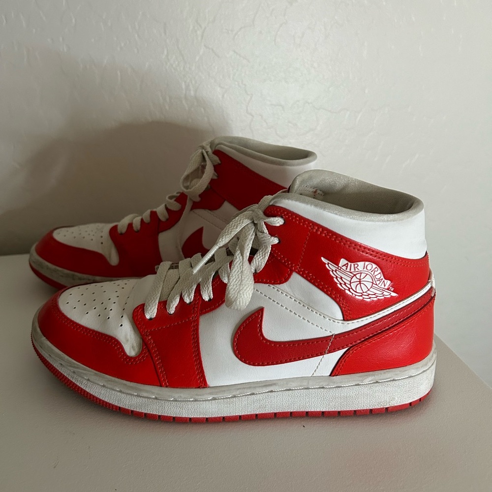 Air Jordan Mids